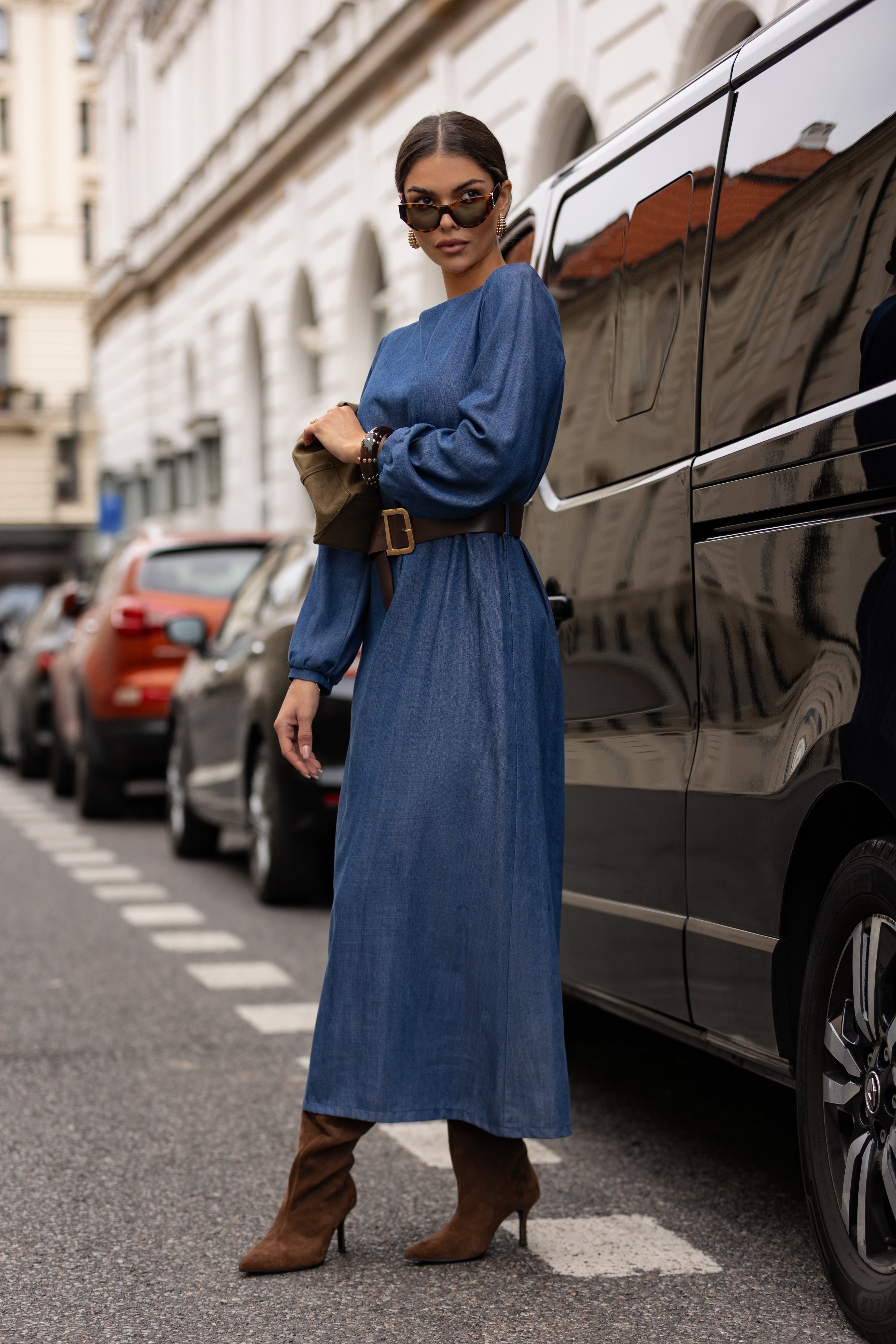 SUKIENKA MIDI Z PASKIEM