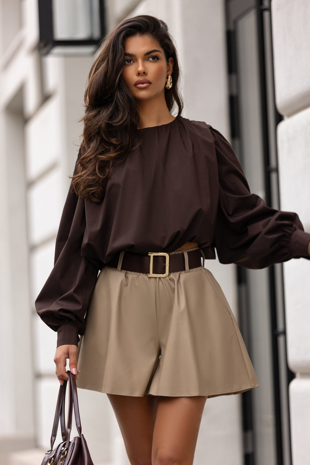 Spodenki z eco skóry z paskiem