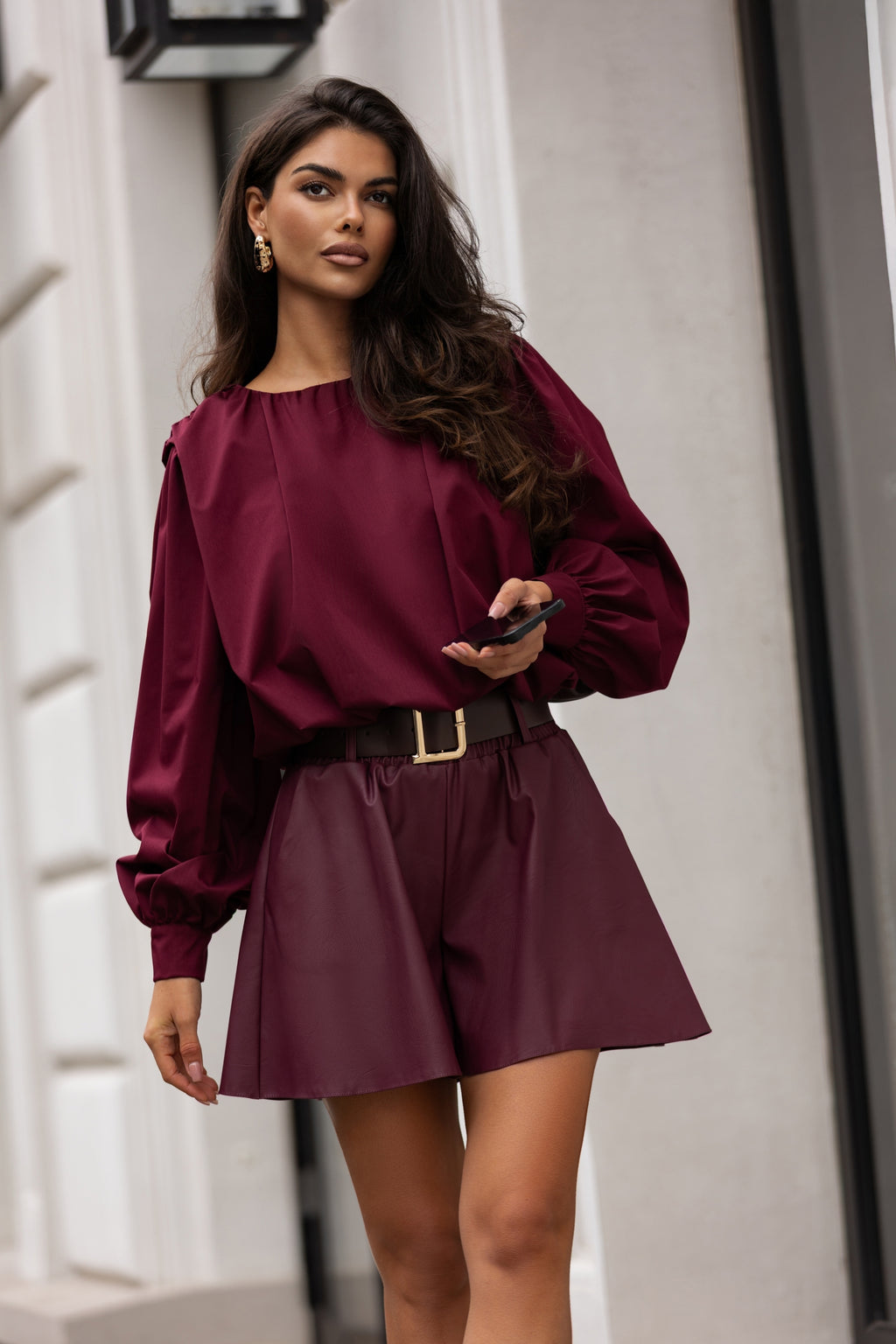 Spodenki z eco skóry z paskiem