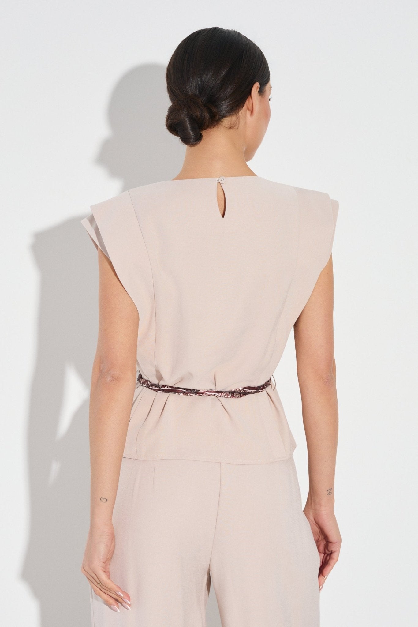 ELEGANCKI TOP Z WIĄZANIEM W TALII - Misstica - LALOUS
