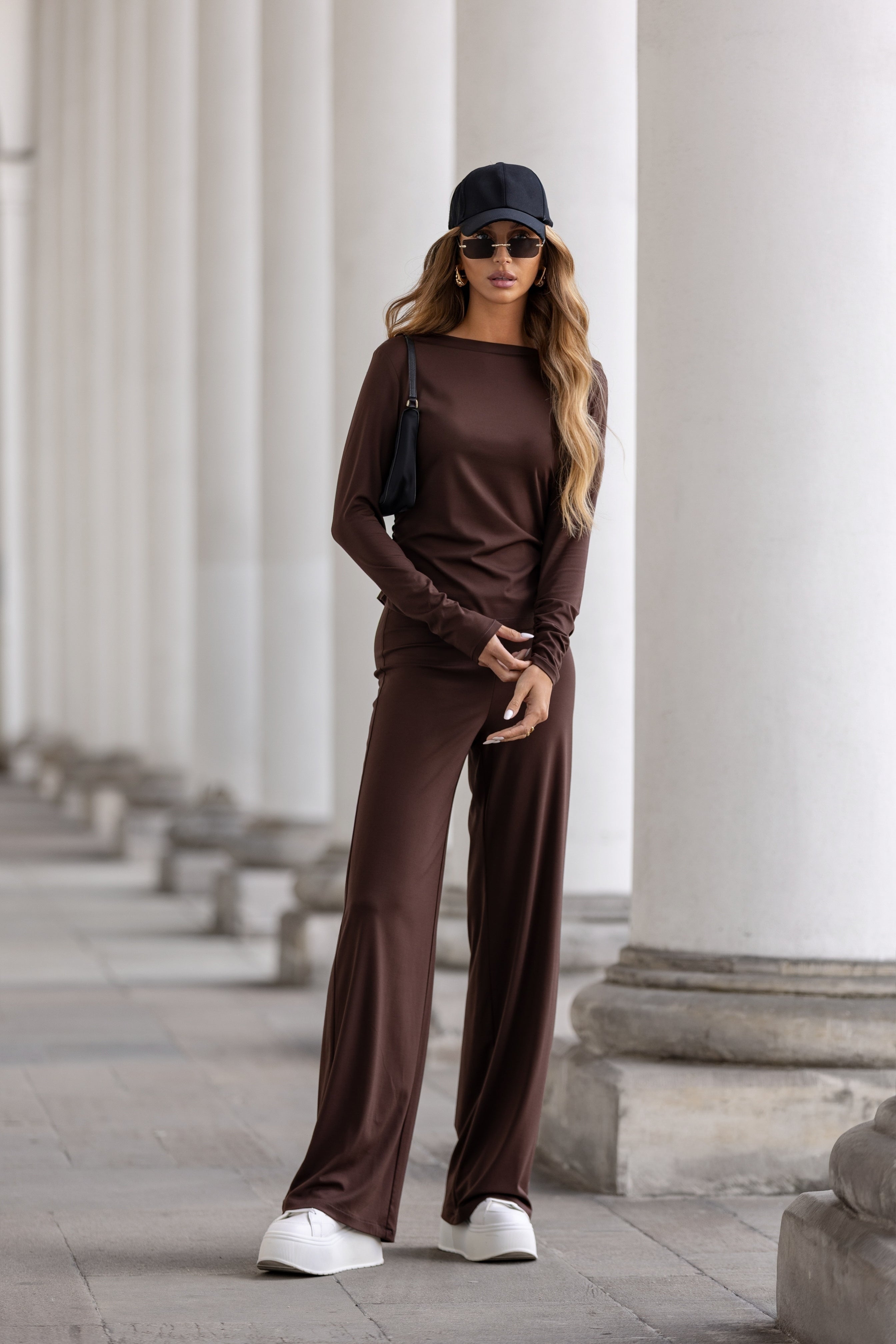 Dopasowana bluzka o klasycznym kroju