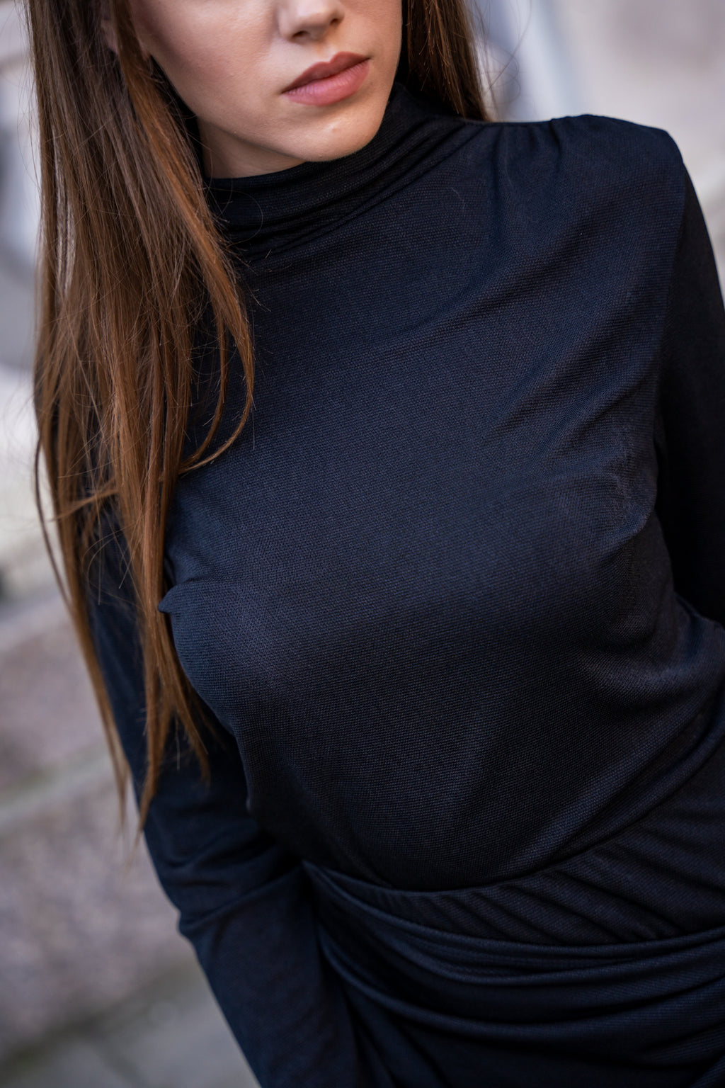 Drapowana Bluzka z Półgolfem- Czarny / Uniwersalny