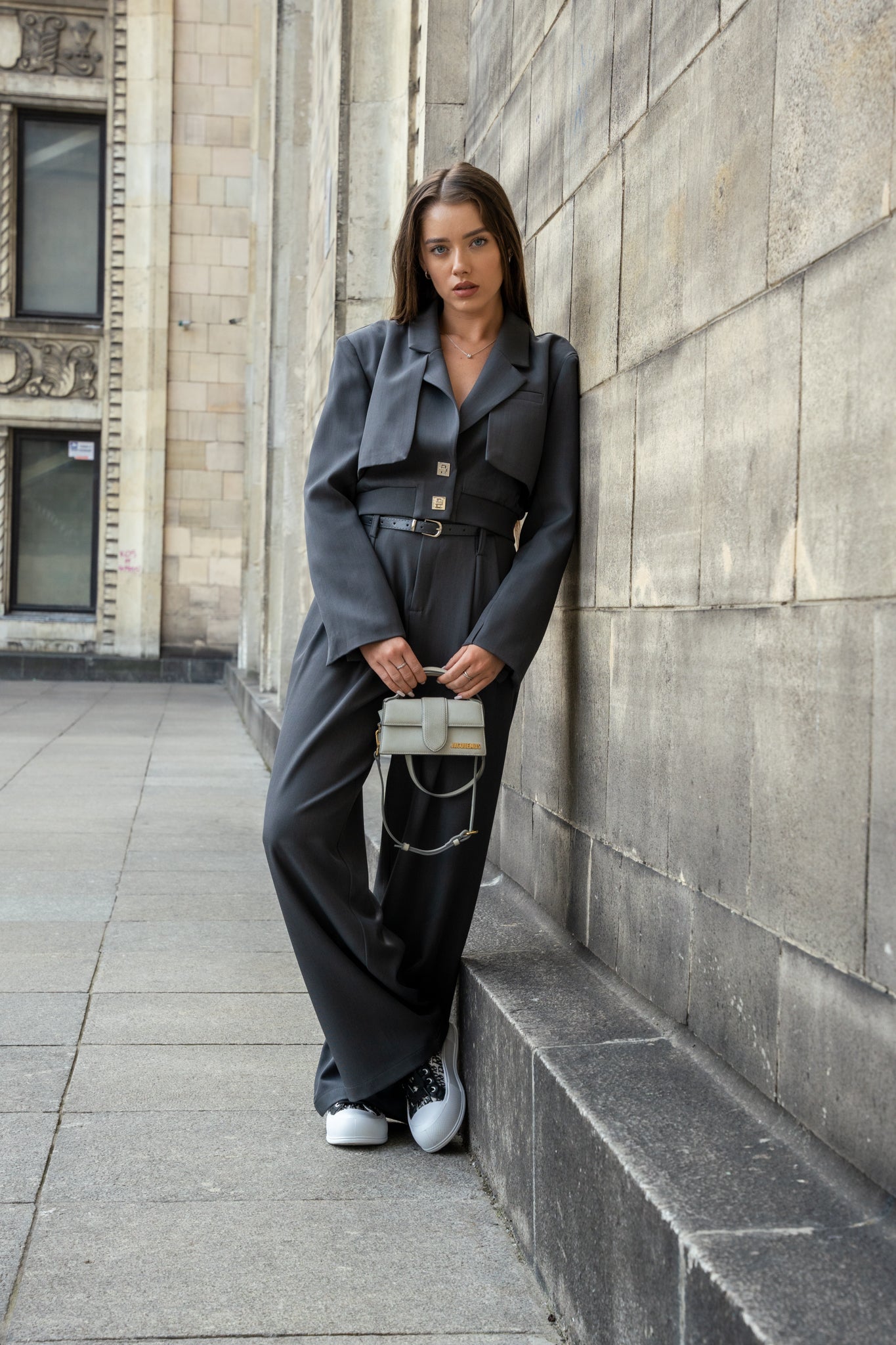 Elegancki Komplet Garniturowy z Paskiem i Szerokimi Nogawkami- Szary / S/M