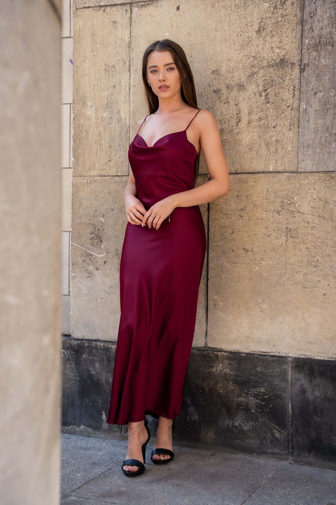 Sukienka Satynowa z Cienkimi Ramiączkami- Czarny / Uniwersalny