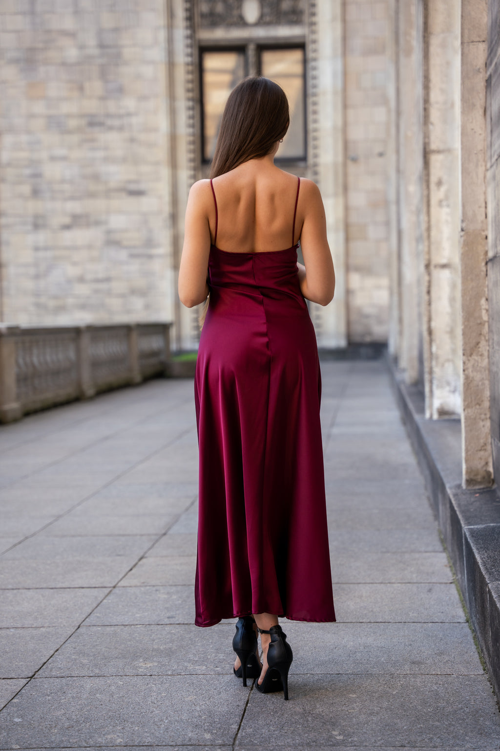 Sukienka Satynowa z Cienkimi Ramiączkami- Czarny / Uniwersalny