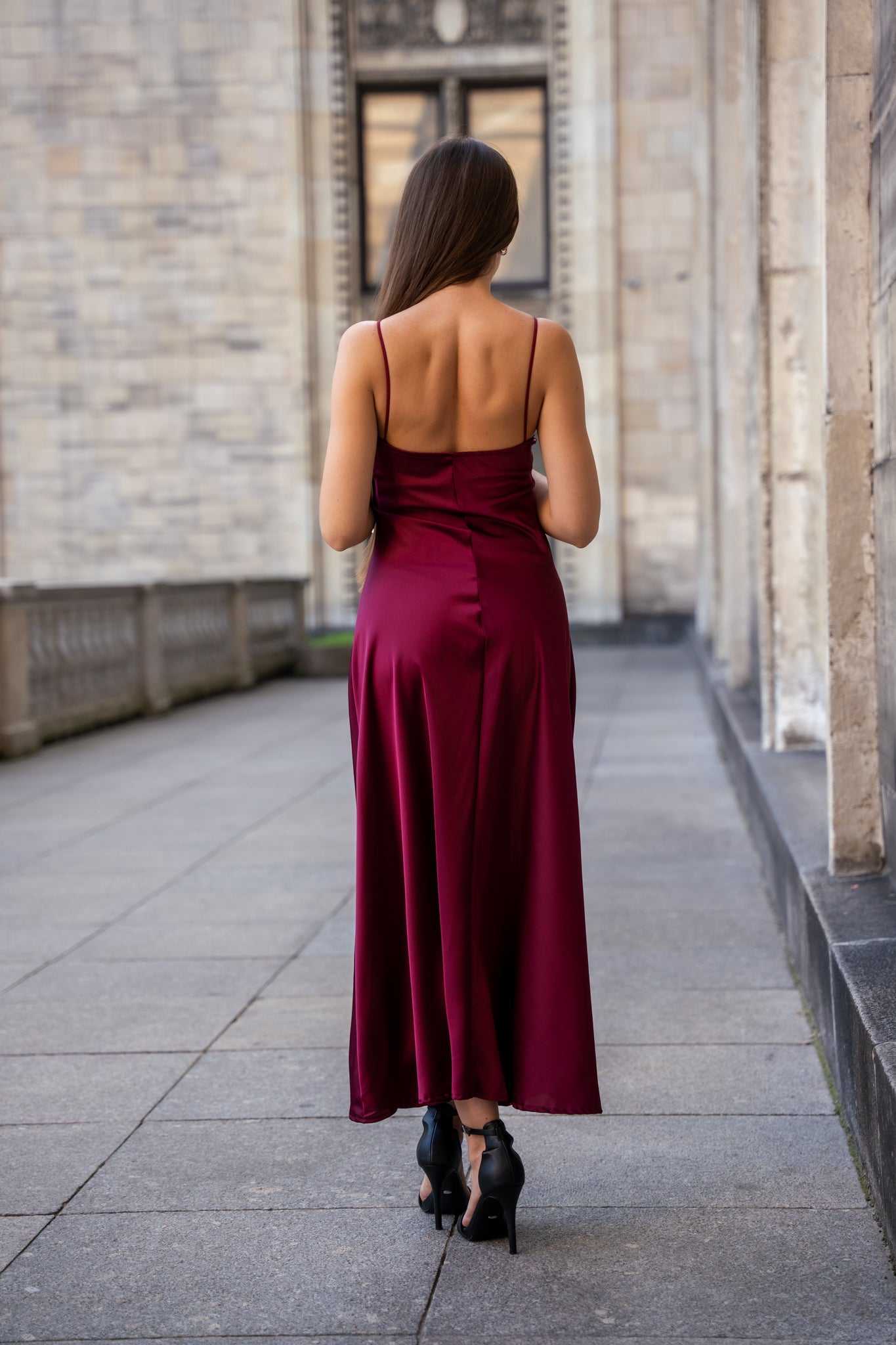 Sukienka Satynowa z Cienkimi Ramiączkami- Czarny / Uniwersalny