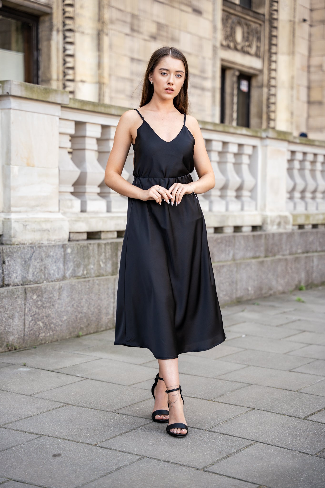 Spódnica Satynowa Midi- Czarny / Uniwersalny