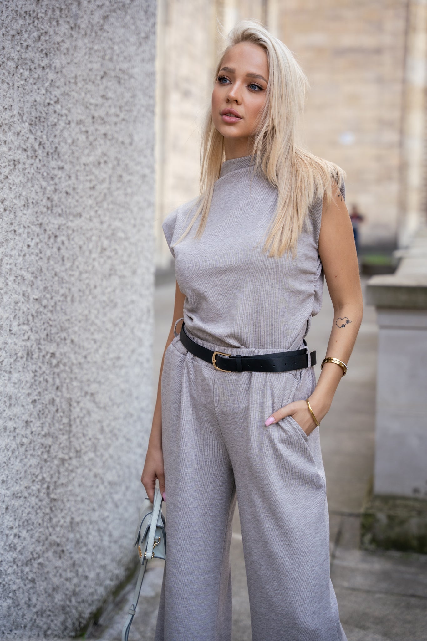 Bluzka Bez Rękawów z Półgolfem- Szary / Uniwersalny