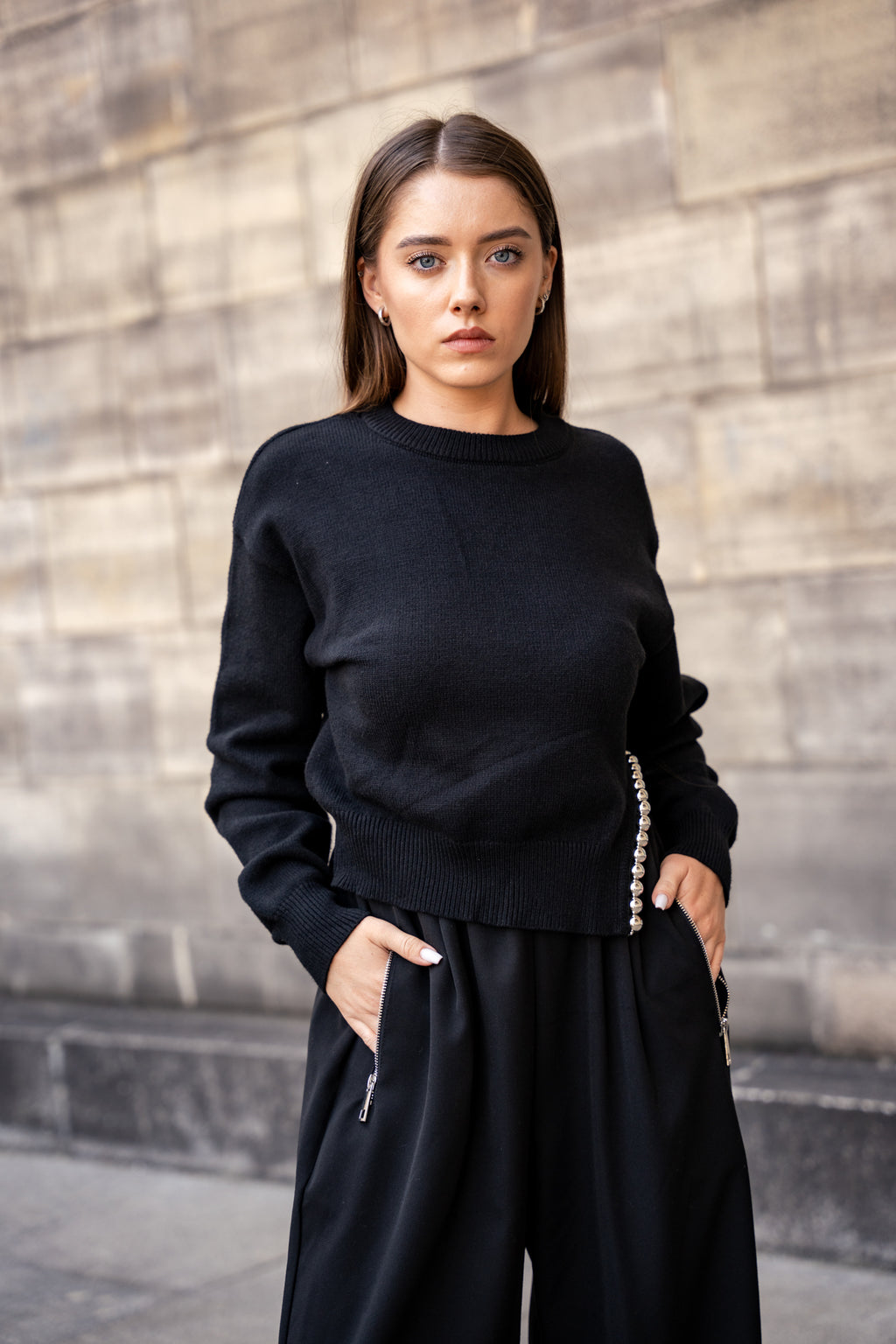 Sweter z Ozdobnym Wykończeniem- Czarny / Uniwersalny