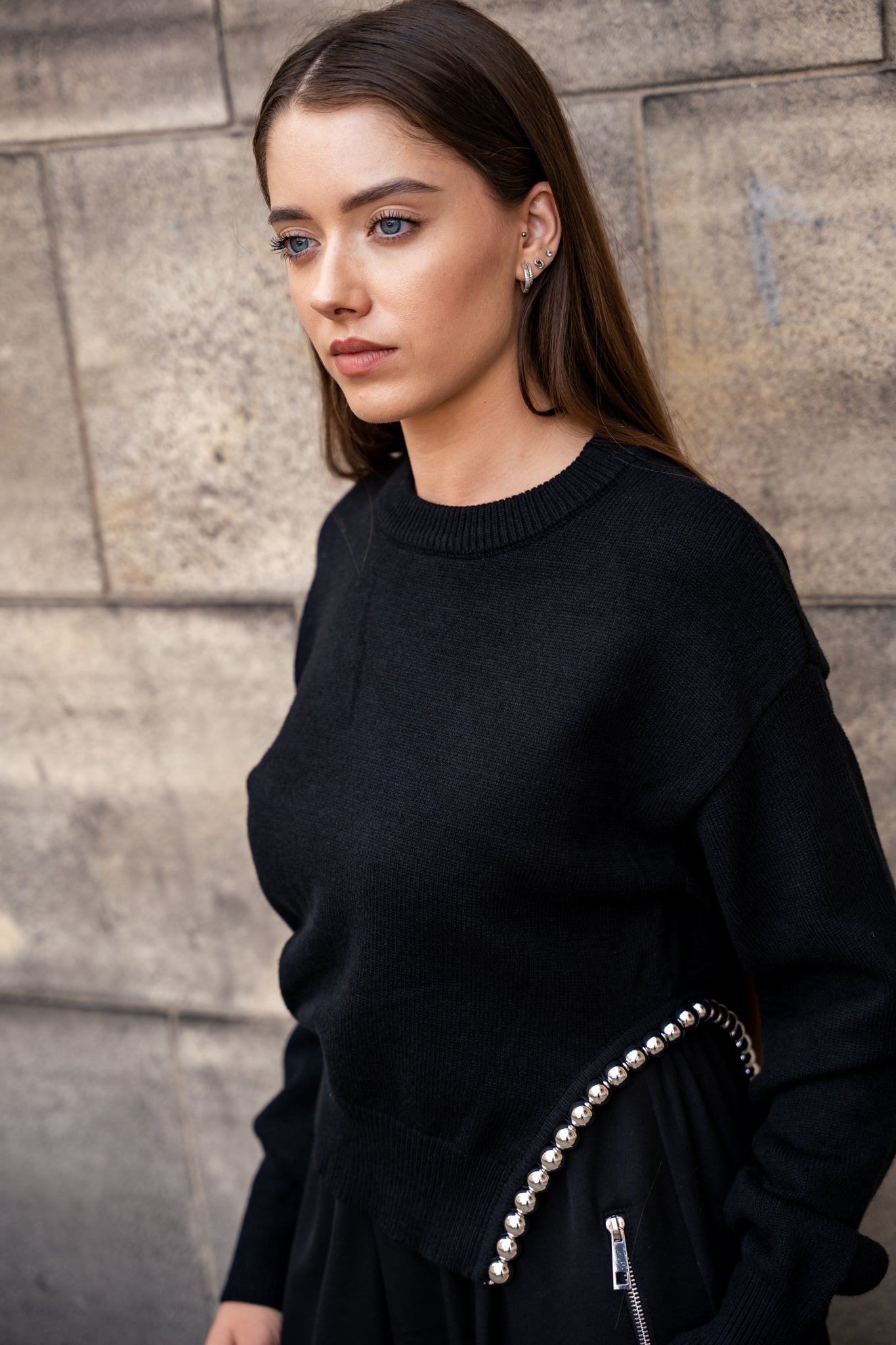 Sweter z Ozdobnym Wykończeniem- Czarny / Uniwersalny