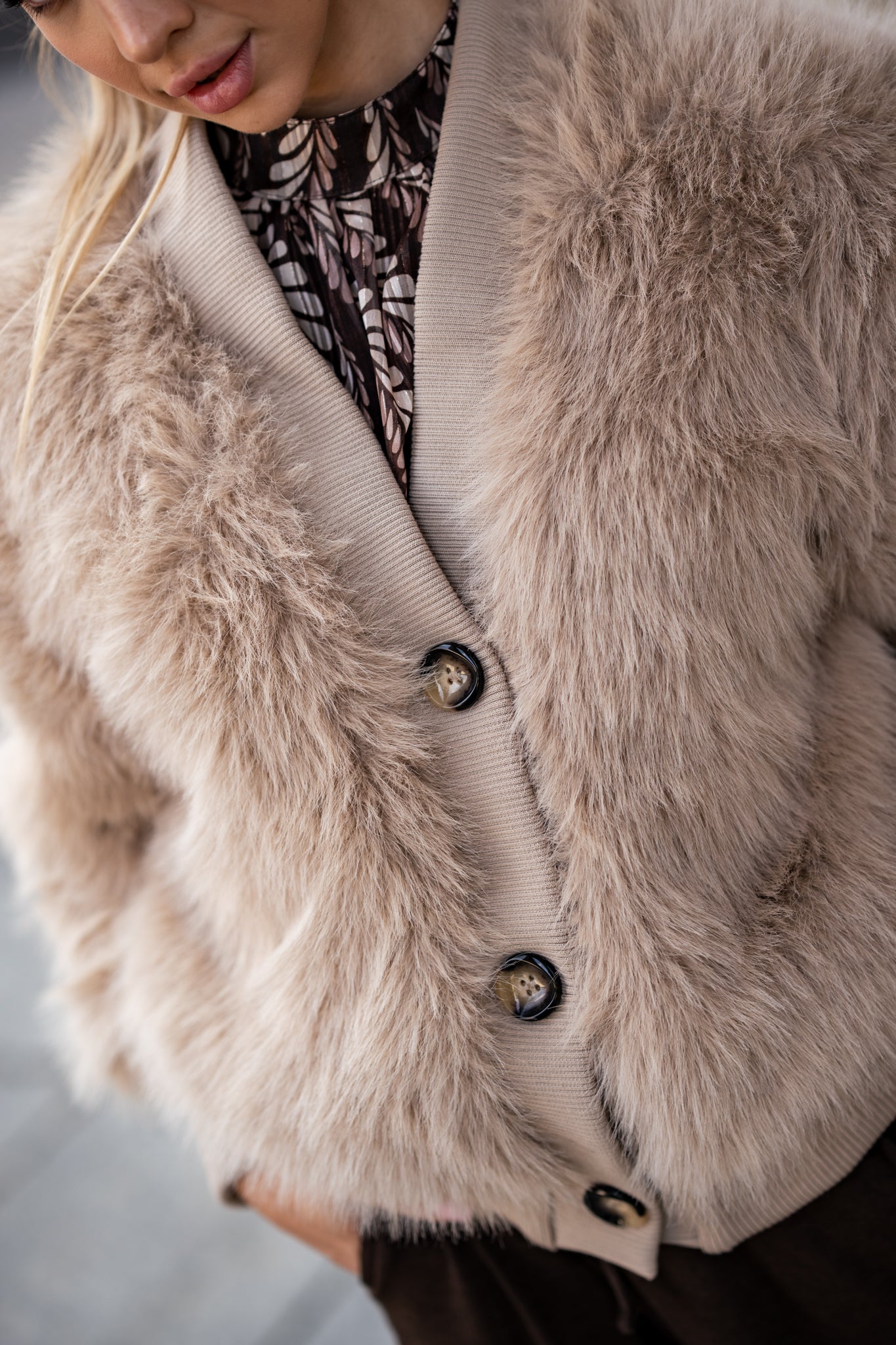 Puszysta Kurtka z Guzikami i Ściągaczami- Beżowy / Uniwersalny