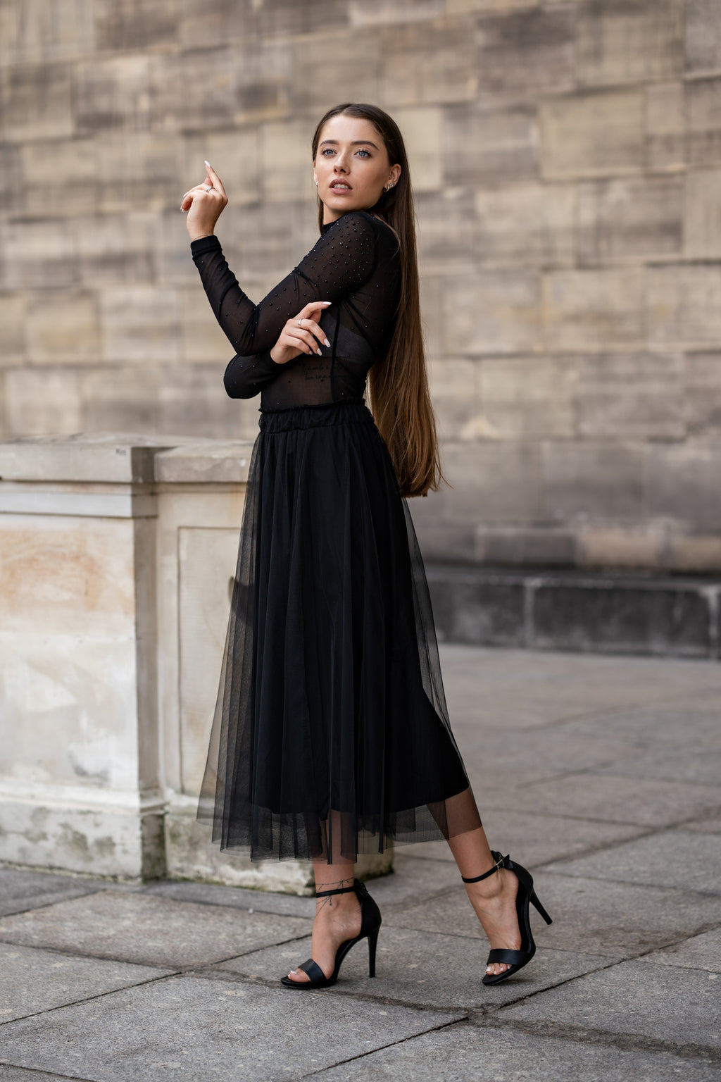 Tiulowa spódnica midi