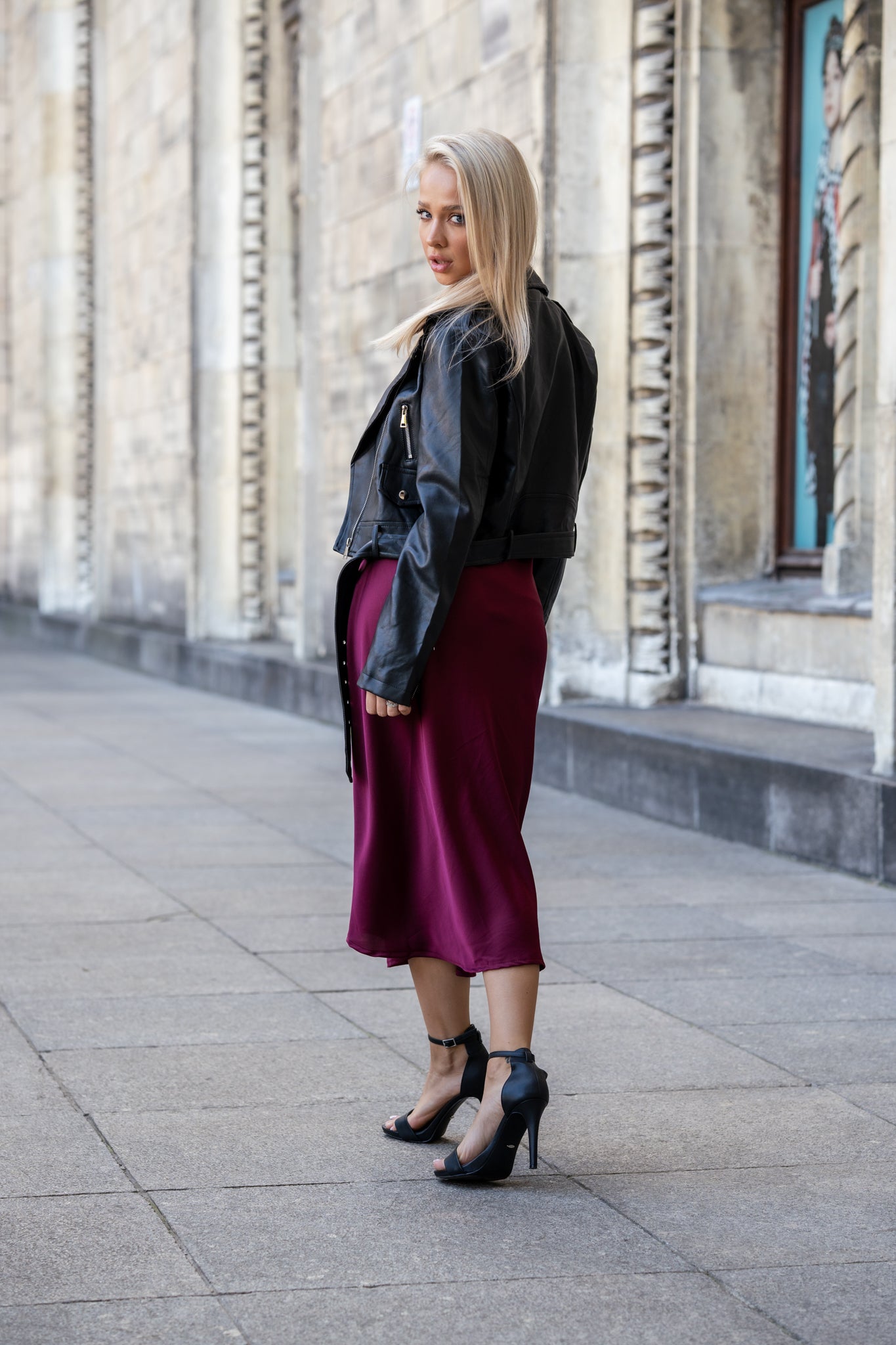 Ramoneska z Asymetrycznym Zamkiem i Metalowymi Detalami- Brązowy / S