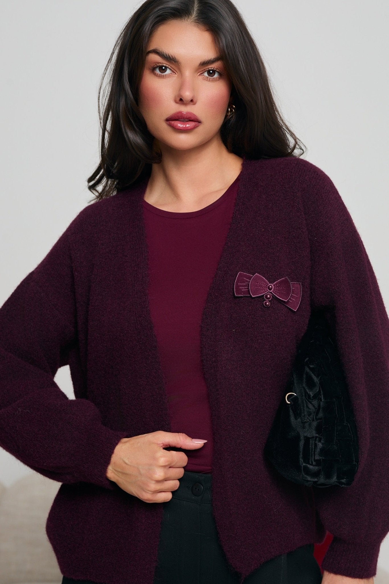 SWETER KARDIGAN Z KOKARDĄ- Czekoladowy brąz / Uniwersalny