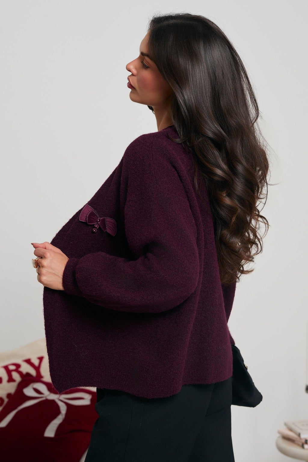 SWETER KARDIGAN Z KOKARDĄ- Czekoladowy brąz / Uniwersalny