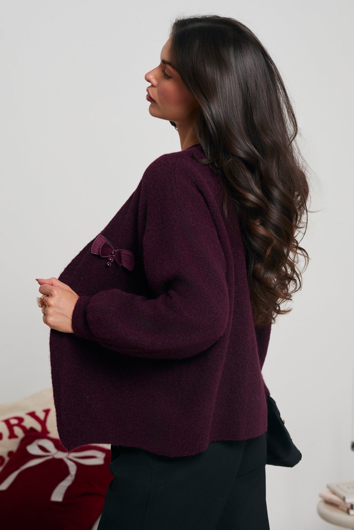 SWETER KARDIGAN Z KOKARDĄ- Czekoladowy brąz / Uniwersalny