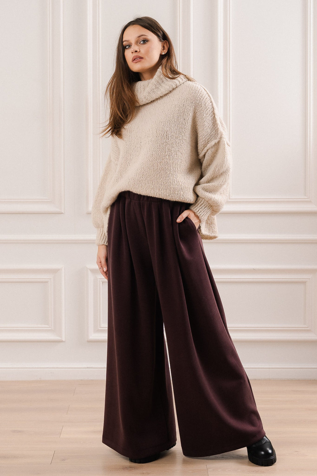 Sweter Oversize z Golfem- Uniwersalny / Brązowy