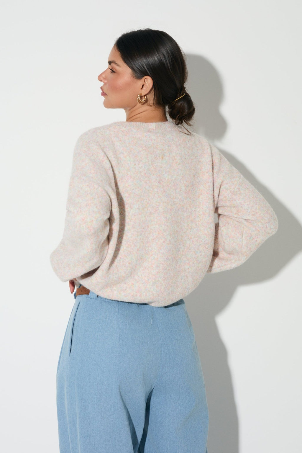 SWETER LALOUS Z OWOCOWYM AKCENTEM- Jasnoniebieski / Uniwersalny
