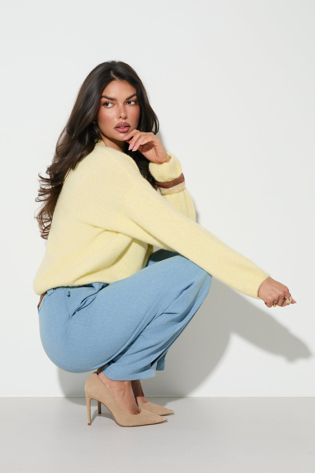 SWETER LALOUS Z OWOCOWYM AKCENTEM- Jasnoniebieski / Uniwersalny