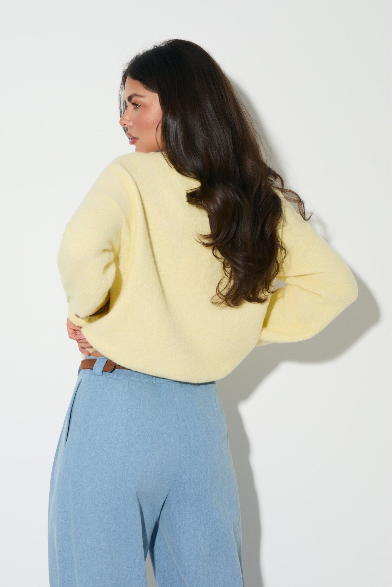 SWETER LALOUS Z OWOCOWYM AKCENTEM- Jasnoniebieski / Uniwersalny