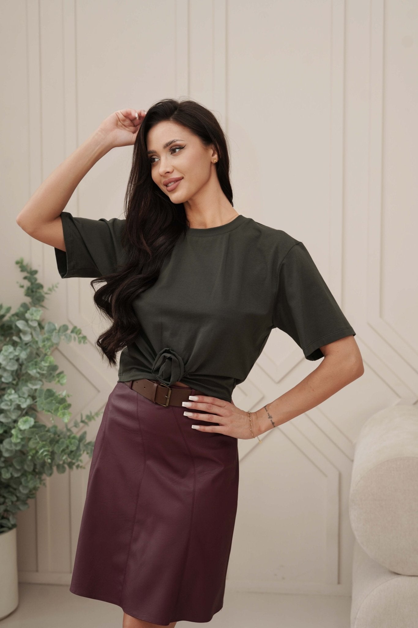 T-shirt z krótkim rękawem i kwiatowym wiązaniem w talii- Khaki / S